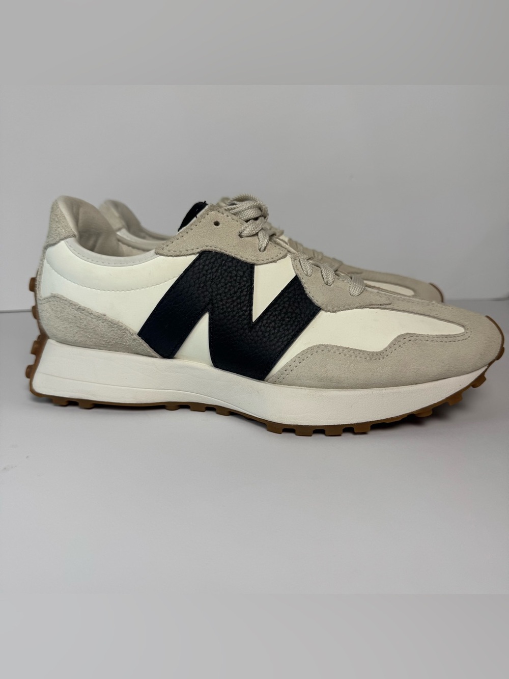 New Balance 327 White Moonbeam/Black Gum Sole Sneakers Women’s 11 Men’s 9.5